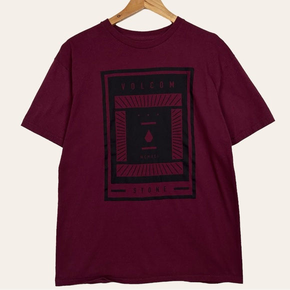 Volcom Burgundy MCMXCI Stone Age Graphic Crewneck Short Sleeve Boxy Tee Shirt M - Picture 1 of 5